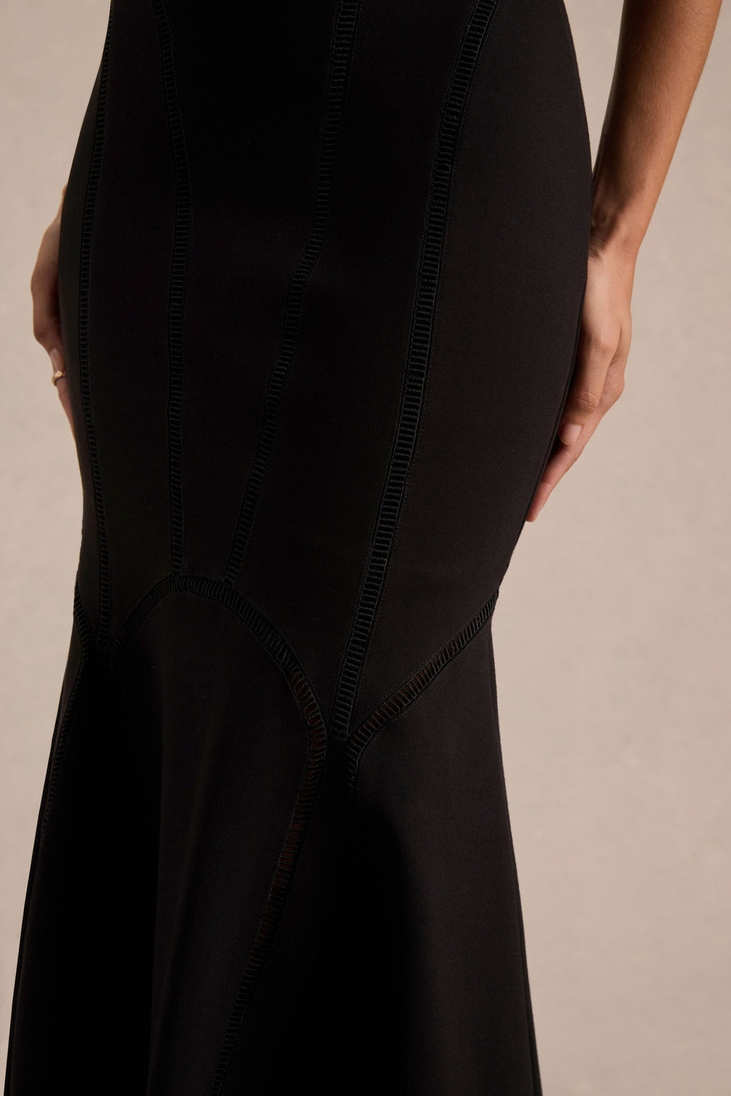 Sally | Black Crew-Neck Midi Dress With Drop Waist